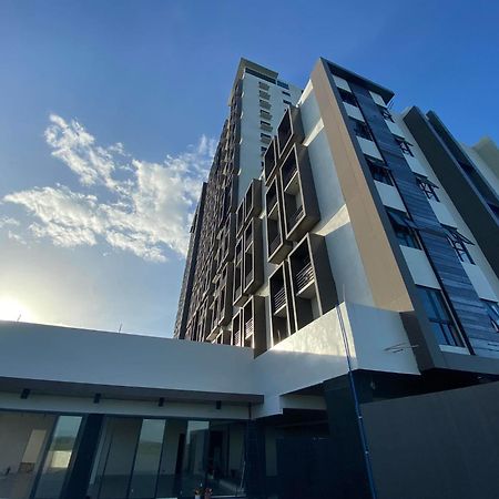 Elijah Hotel Dasmarinas Buitenkant foto