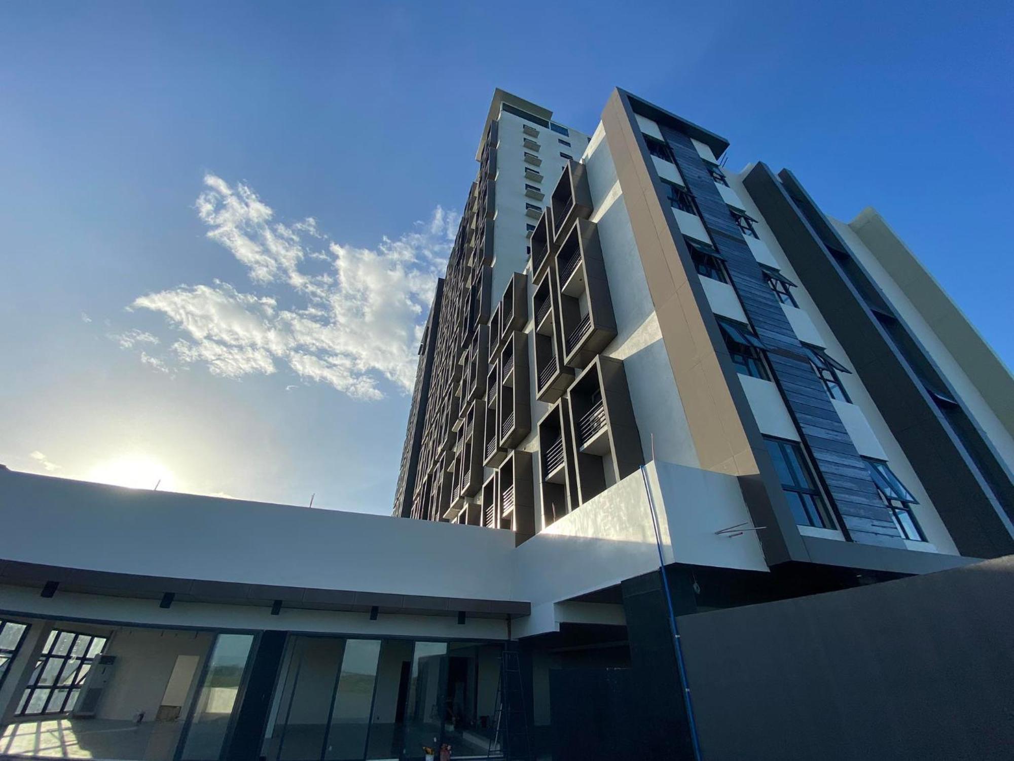 Elijah Hotel Dasmarinas Buitenkant foto