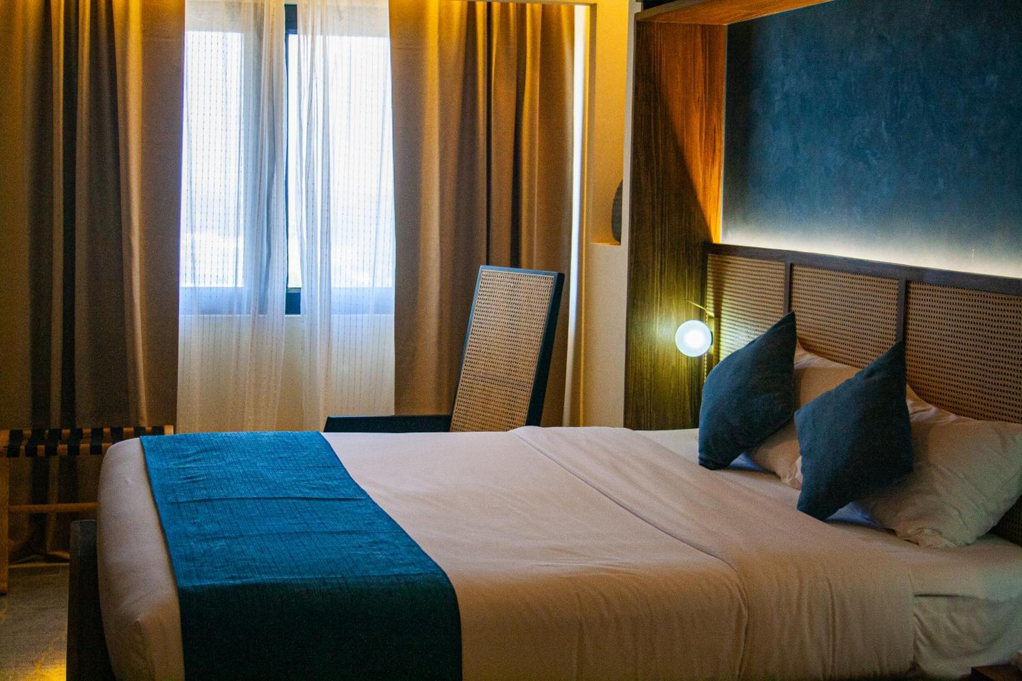 Elijah Hotel Dasmarinas Buitenkant foto