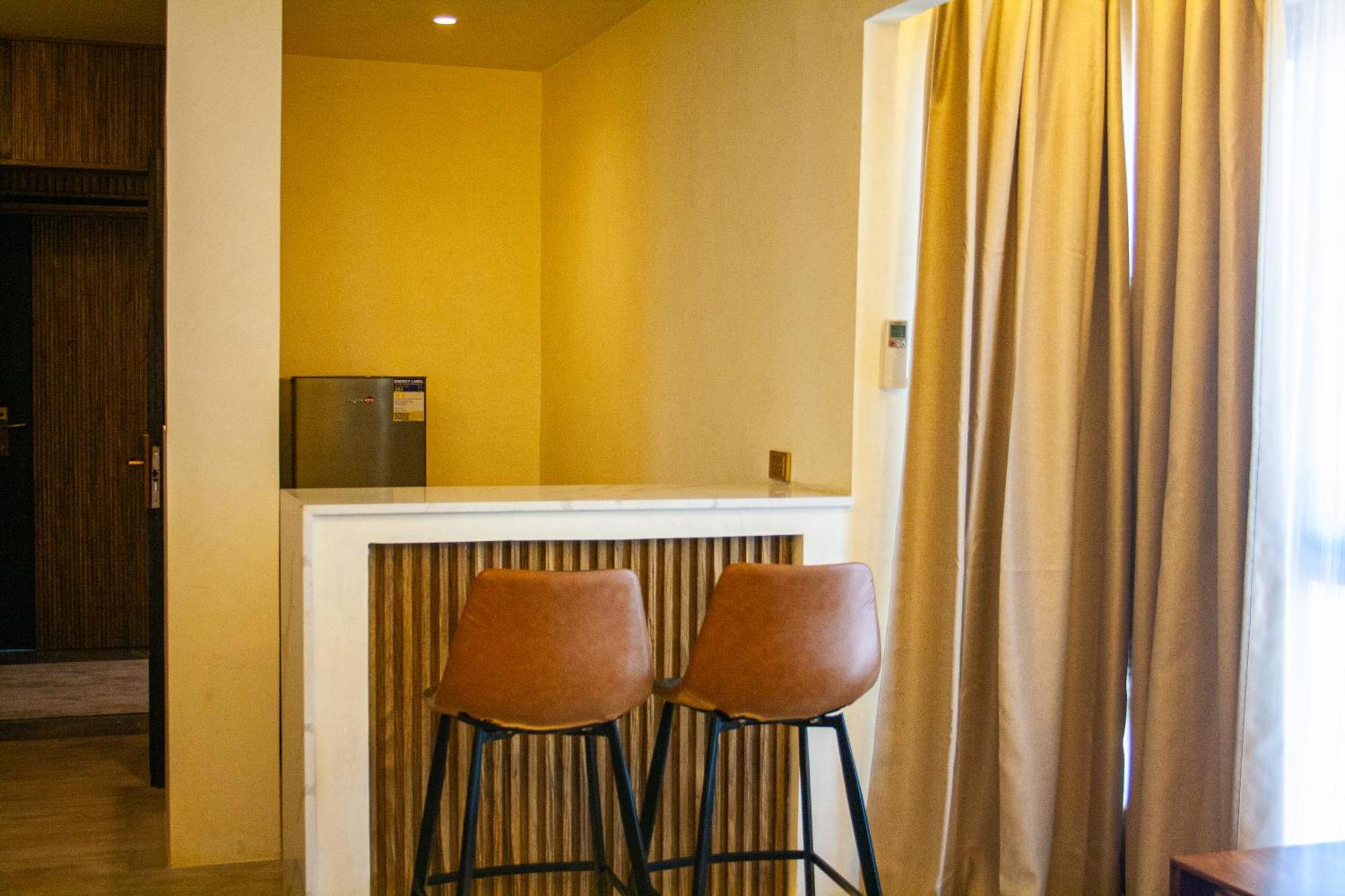 Elijah Hotel Dasmarinas Buitenkant foto