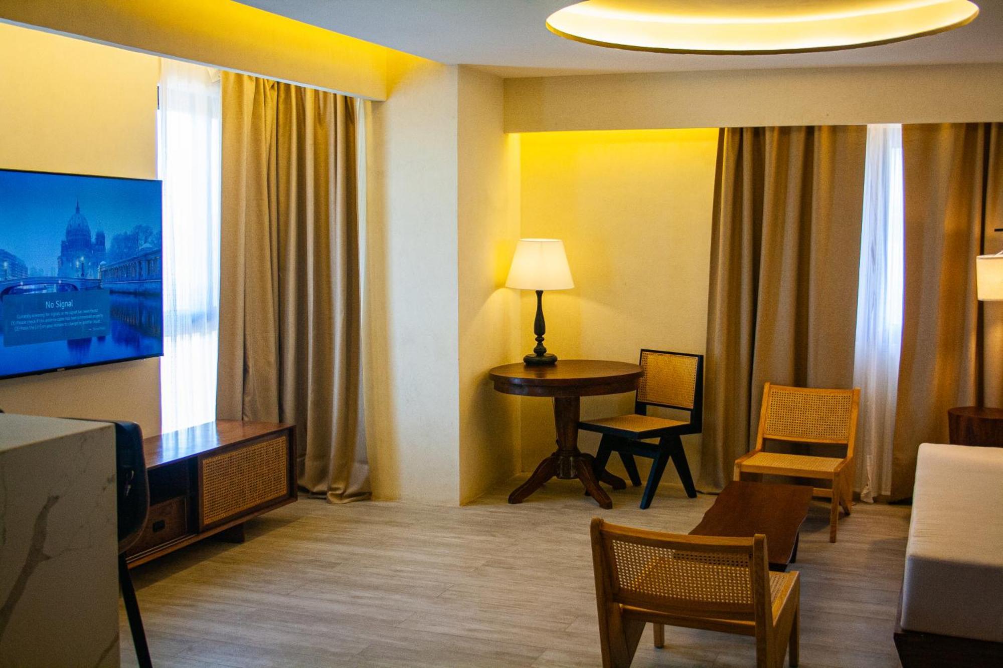 Elijah Hotel Dasmarinas Buitenkant foto