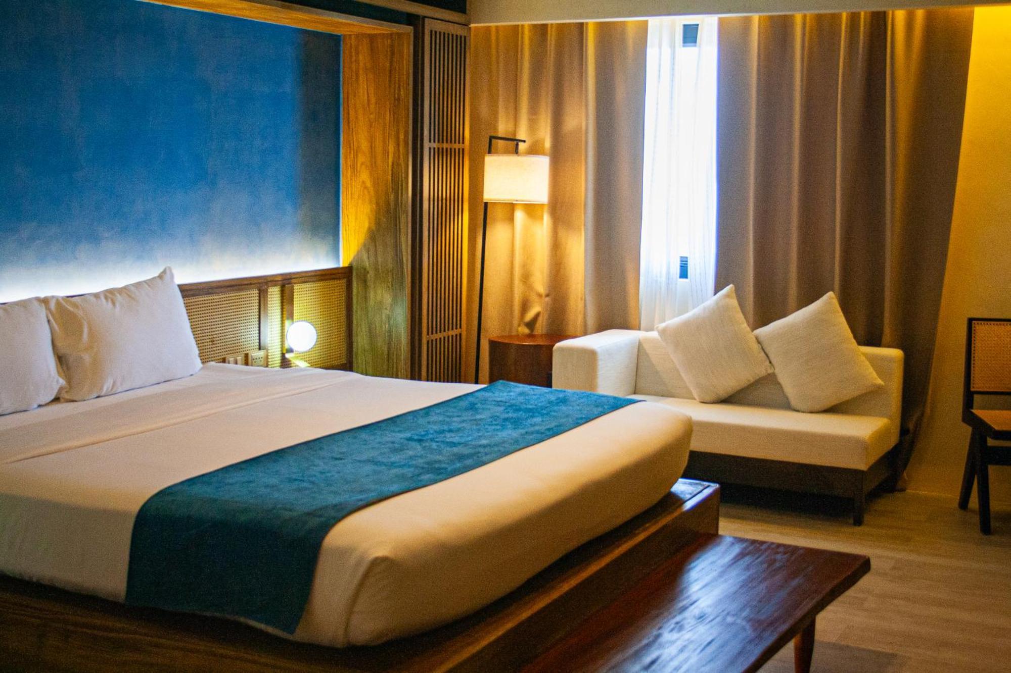 Elijah Hotel Dasmarinas Buitenkant foto